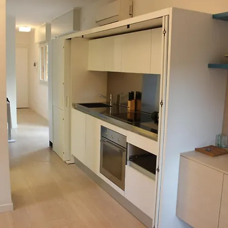 Apartment Lovely In